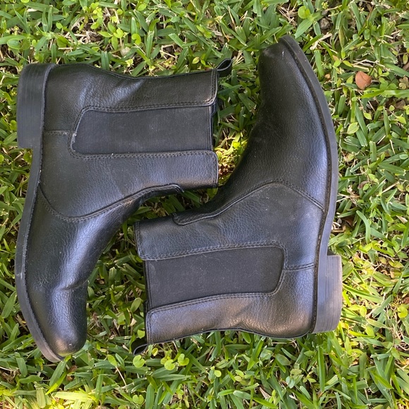 H&M Black Chelsea Boots - Picture 5 of 7